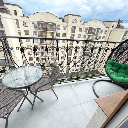 Luxury Emerald Apartments Ирпень Экстерьер фото