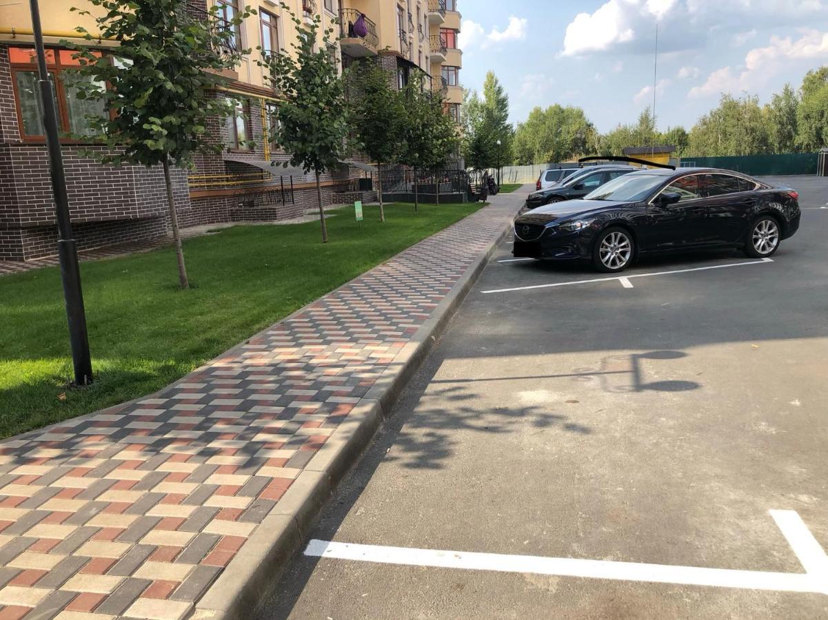 Luxury Emerald Apartments Ирпень Экстерьер фото