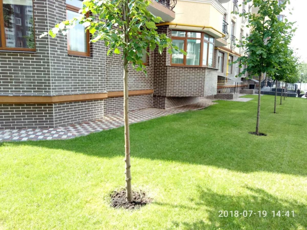 Luxury Emerald Apartments Ирпень Экстерьер фото