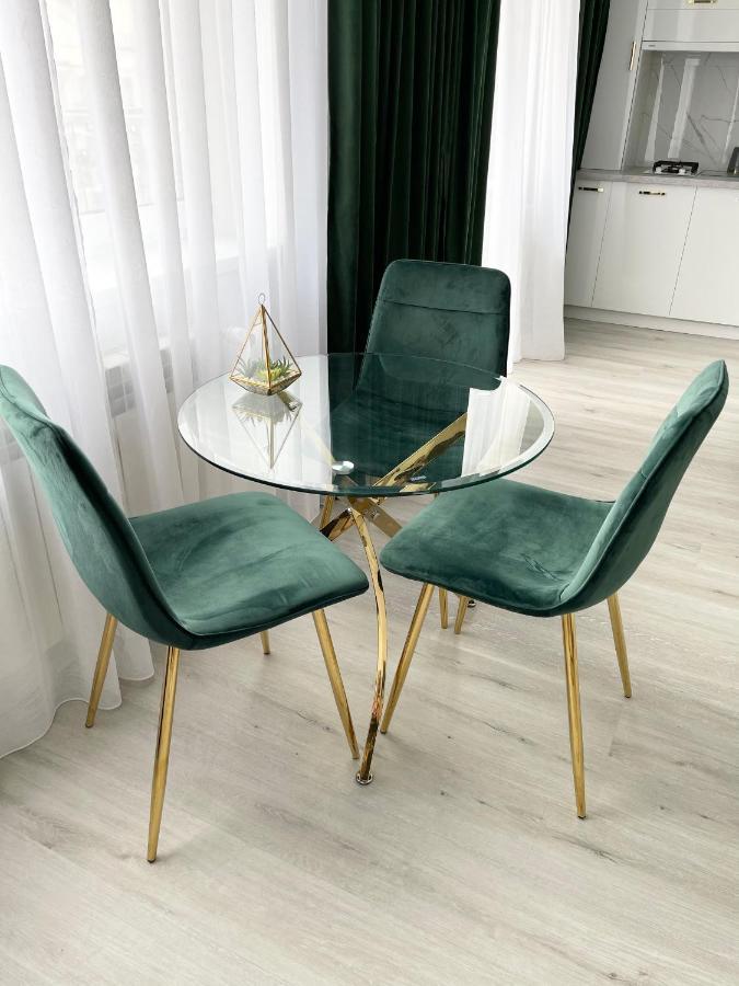 Luxury Emerald Apartments Ирпень Экстерьер фото