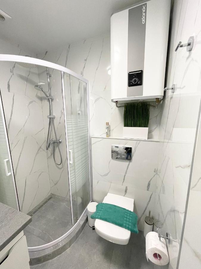 Luxury Emerald Apartments Ирпень Экстерьер фото