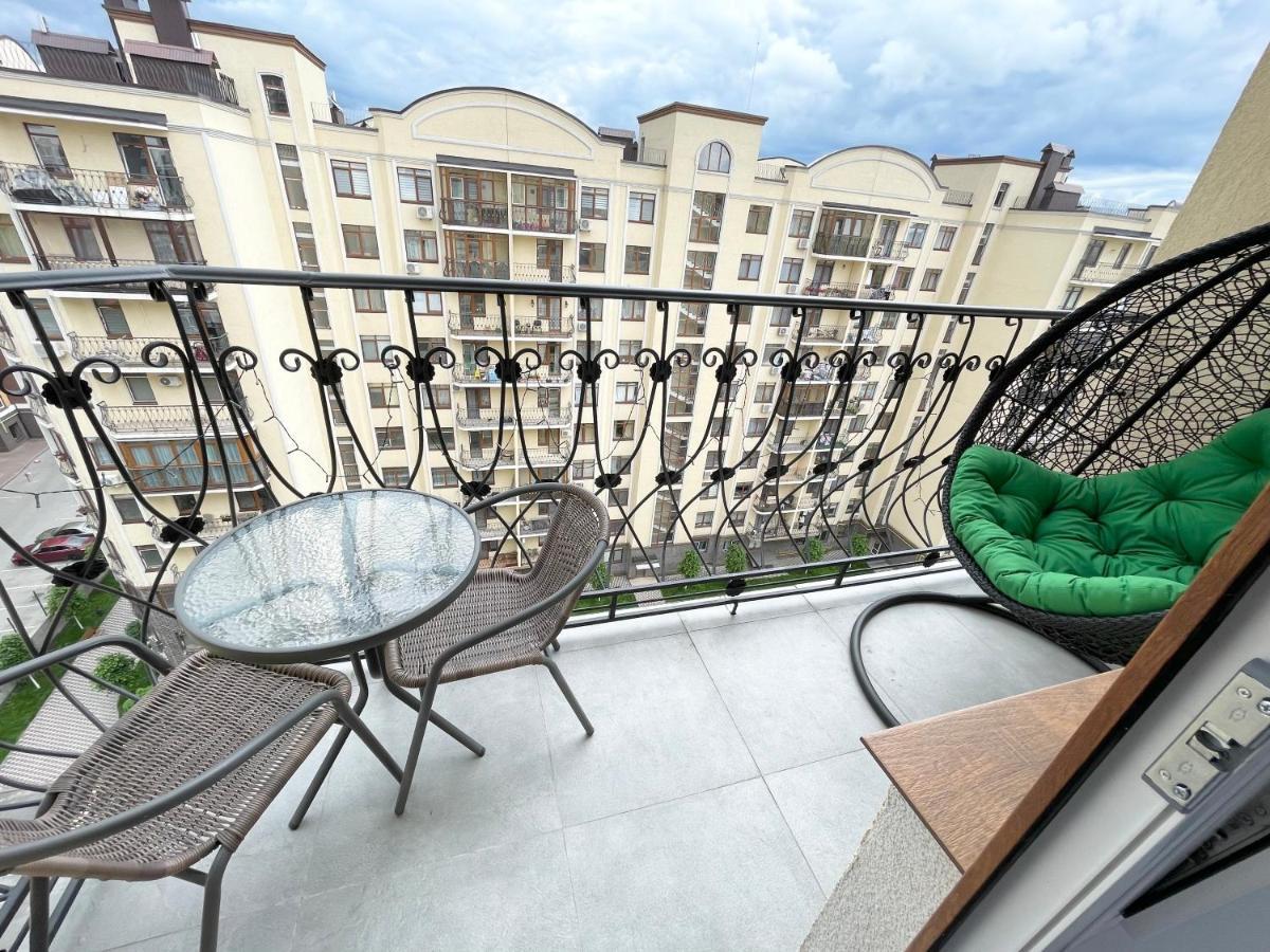 Luxury Emerald Apartments Ирпень Экстерьер фото